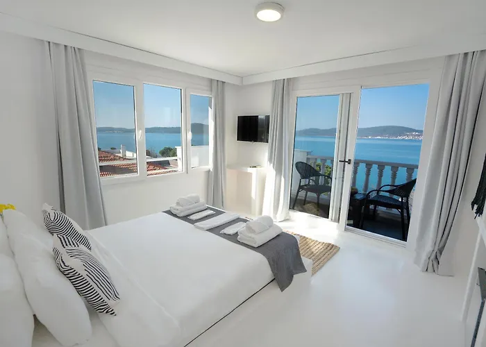 Camlik 87 Hotel Ayvalı